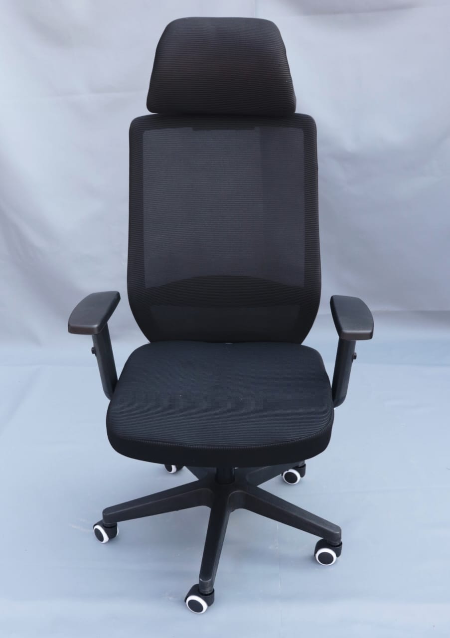 Comfortable black office chair 3
